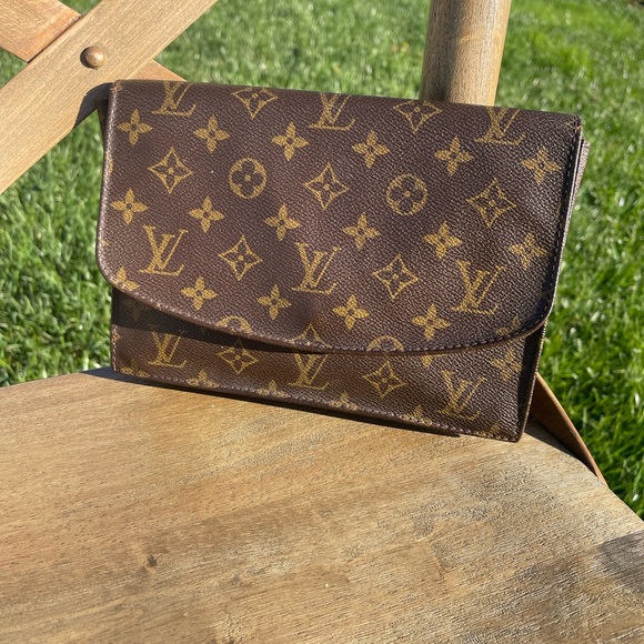 Louis Vuitton Monogram Clutch - Picture 1 of 16